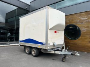 Tweededehands !!!Gesloten kast Saris 2 asser 3000 mm x 1500 mm x 1800 mm